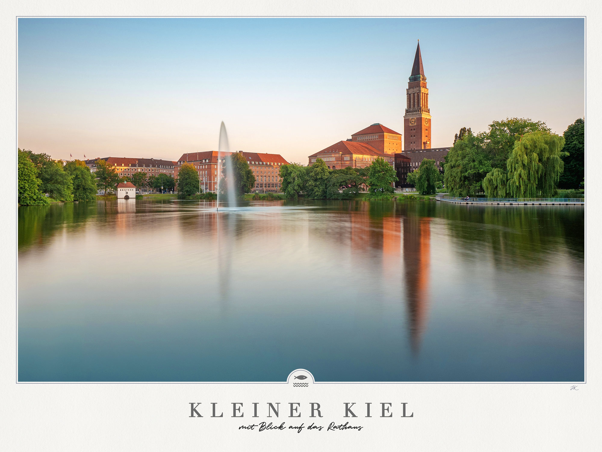 Kleiner Kiel mit Blick auf das Kieler Rathaus